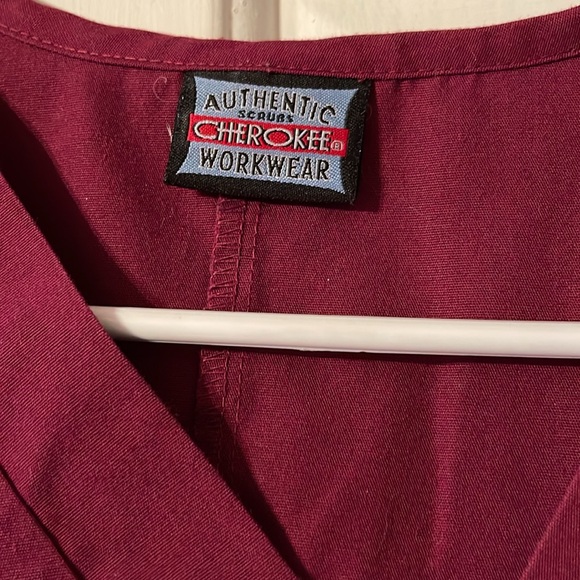 Cherokee workwear burgundy top large - Picture 2 of 2